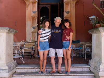 ...dove ci accoglie il 91enne Domenico Spinelli assieme ai figli Mario e Mina e alle sue due nipoti

